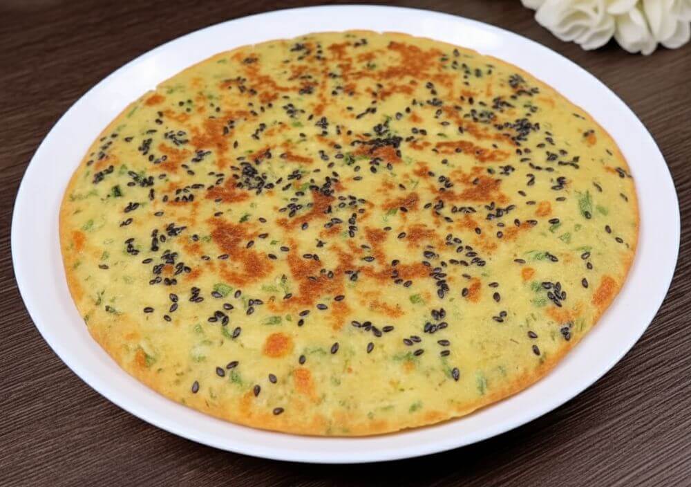 owsianka z jajkami na talerzu